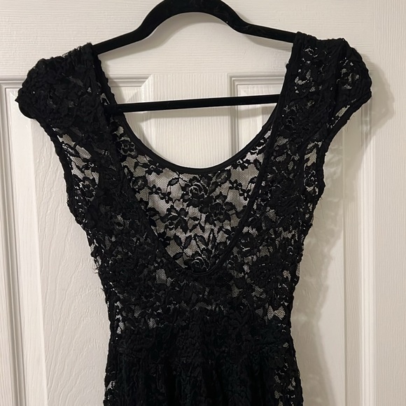 Boutique Sexy High Low Lace tunic - Picture 7 of 8